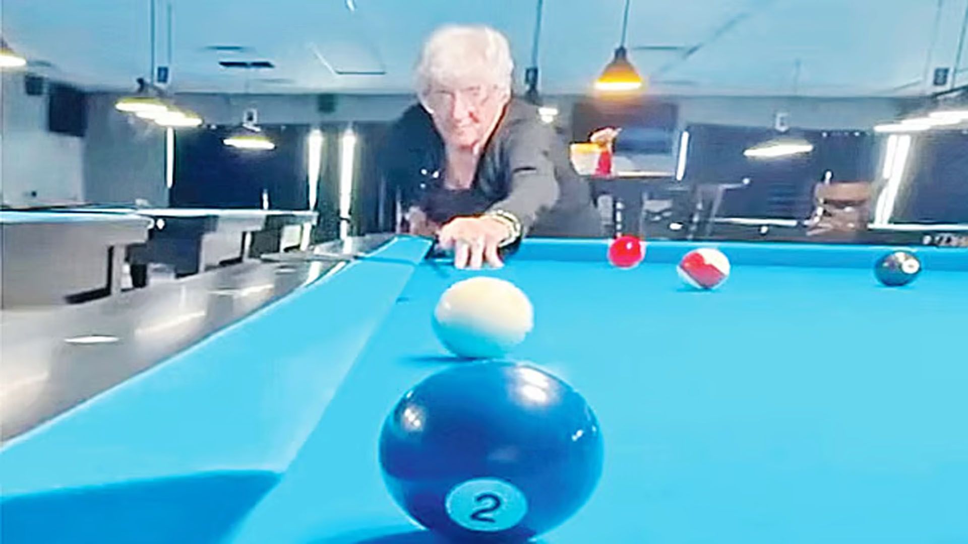 ৯৮ বছর বয়সে পুল খেলে গিনেস রেকর্ড ম্যাজি কেনেডির
