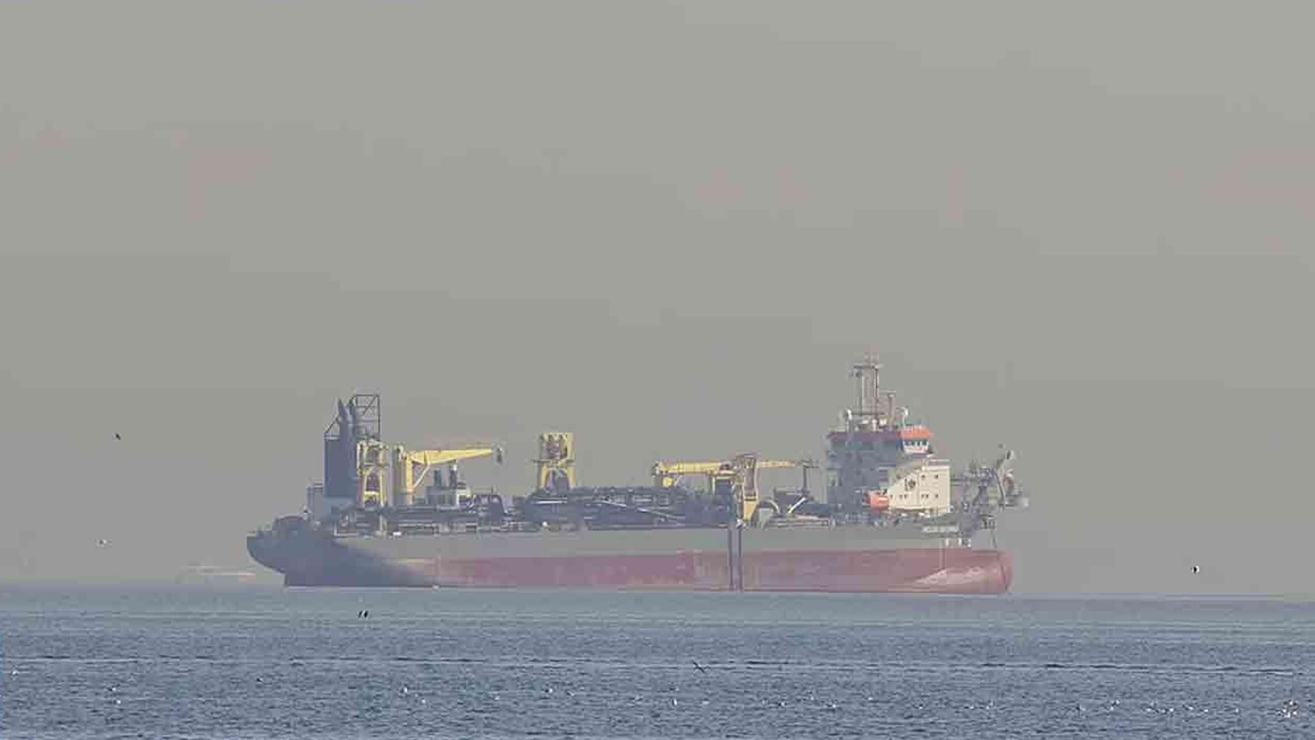 হরমুজ প্রণালিতে তেলবাহী ট্যাঙ্কারে ইরানের হামলা