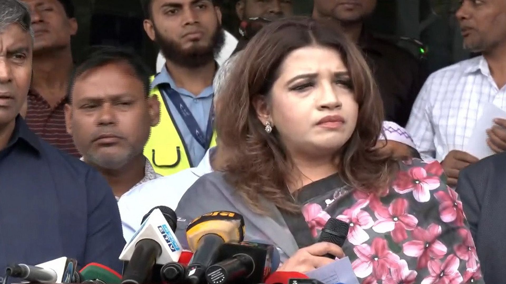 ‌'দেশে ফেরা প্রবাসীদের নতুন কর্মসংস্থানের চেষ্টা করছি'