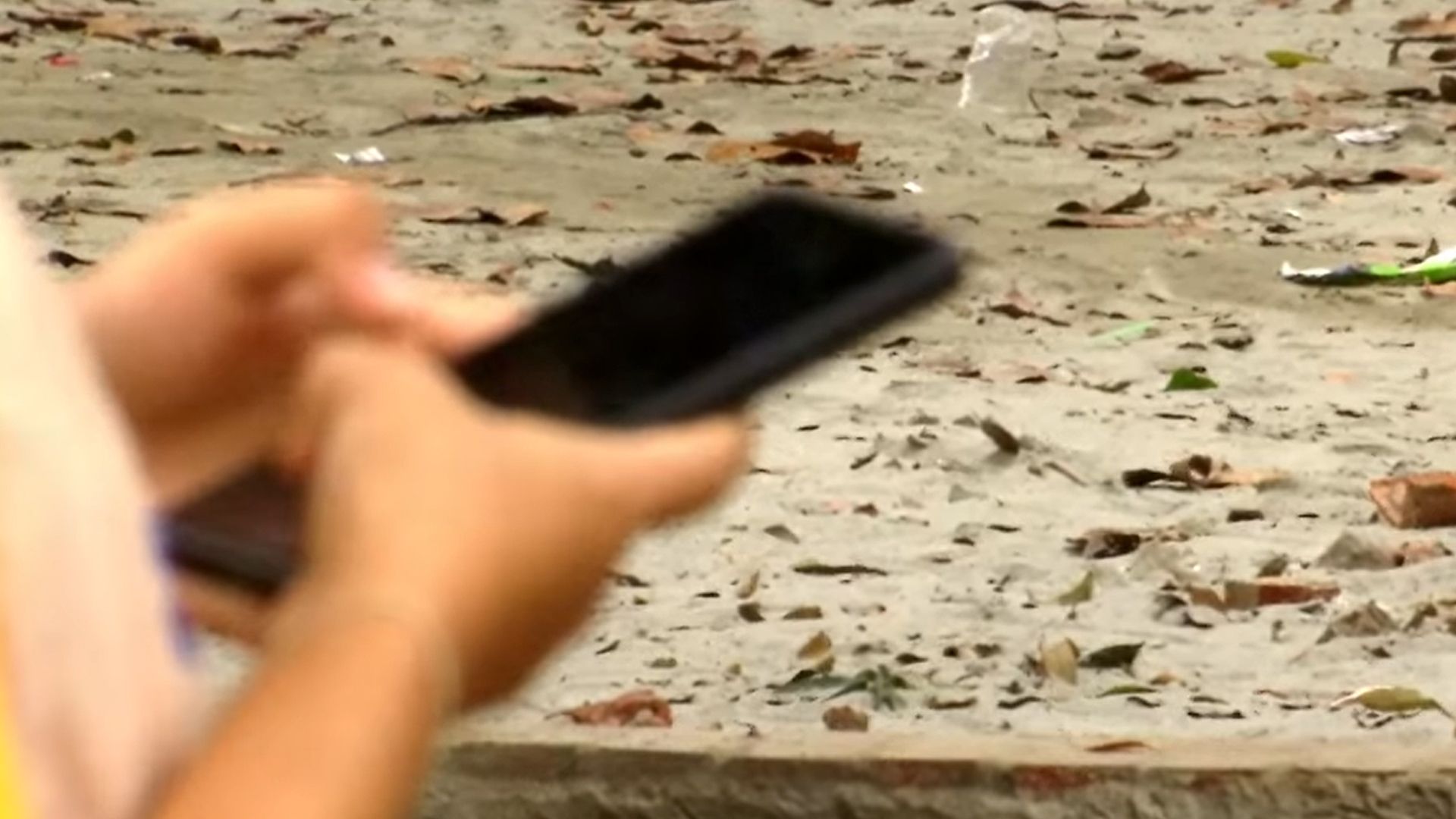 বিদেশে পাচার হচ্ছে গ্রাহকের তথ্য!