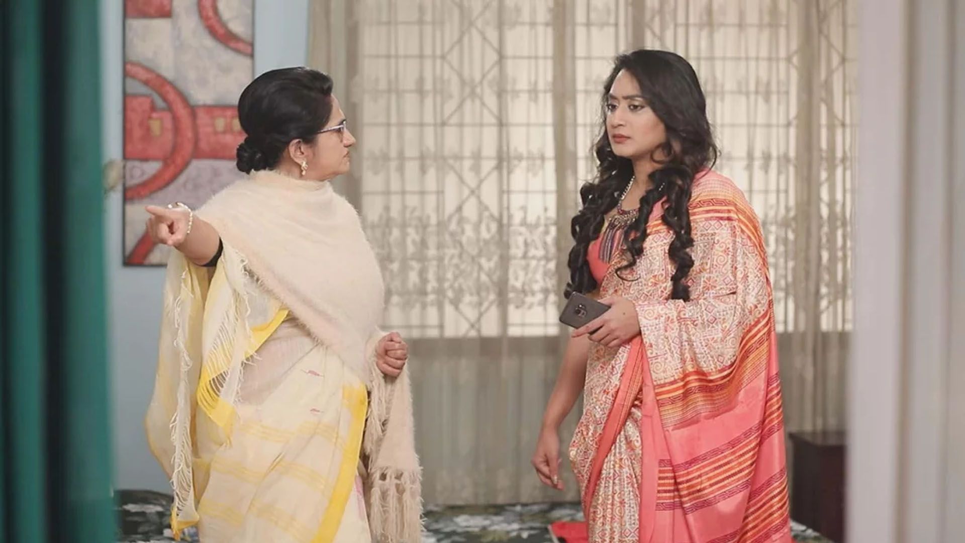 শাশুিড়রা কেন পুত্রবধুকে মেয়ে ভাবতে পারেন না?