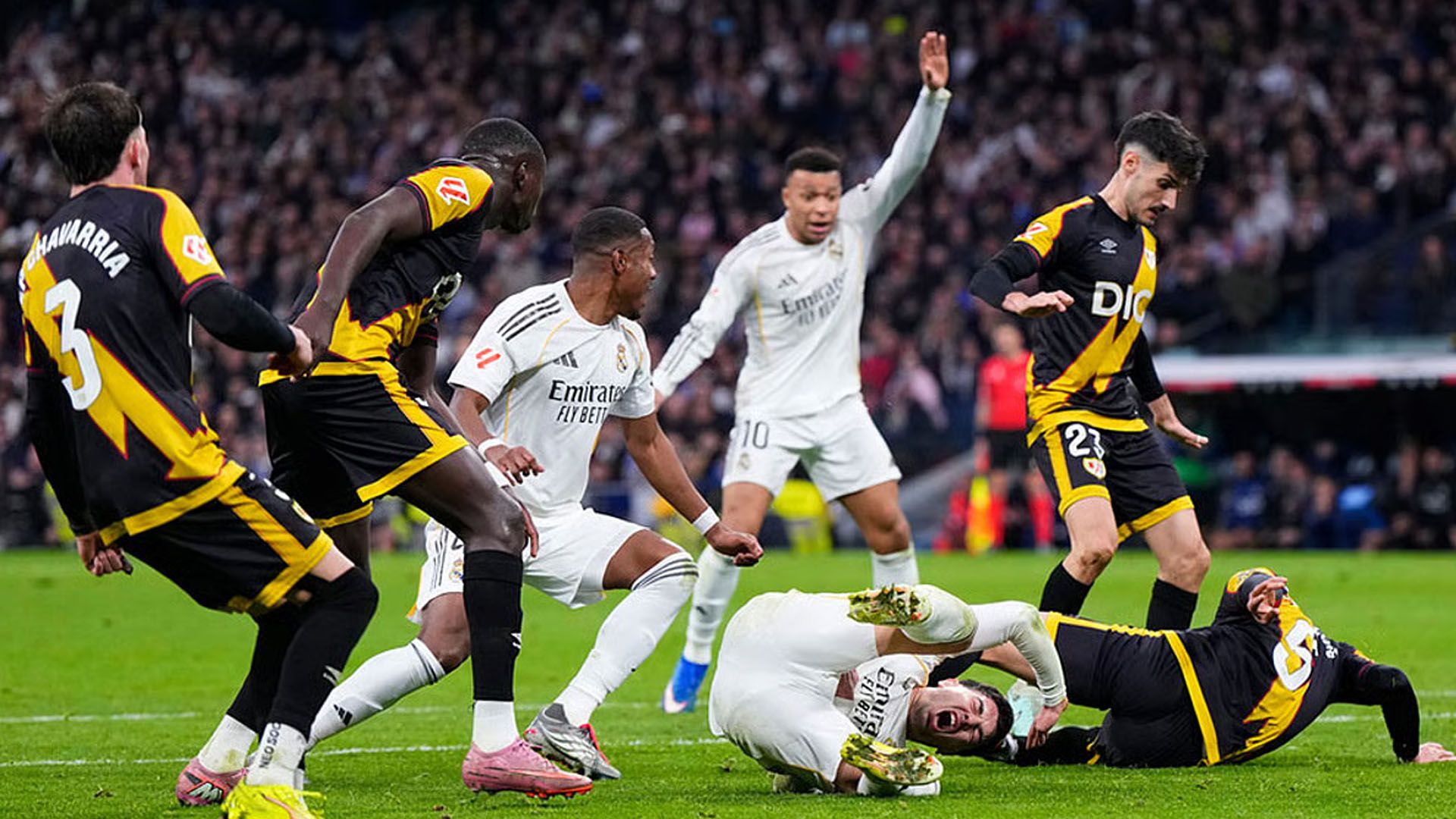 রিয়াল মাদ্রিদের পেনাল্টি নিয়ে বার্সা প্রেসিডেন্টের খোঁচা