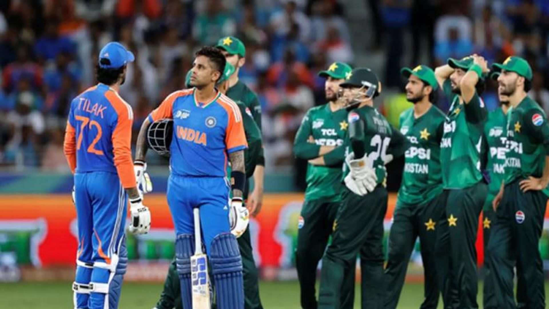 ভারতের বিপক্ষে পাকিস্তানের ইউটার্নে উচ্ছ্বসিত আকাশ চোপড়া