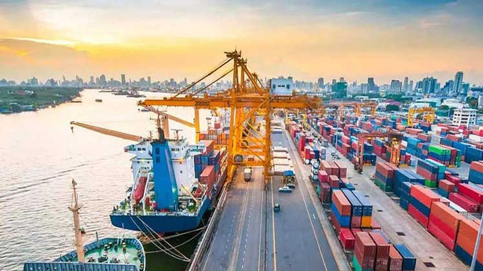 চট্টগ্রাম বন্দরে অনির্দিষ্টকালের ধর্মঘট