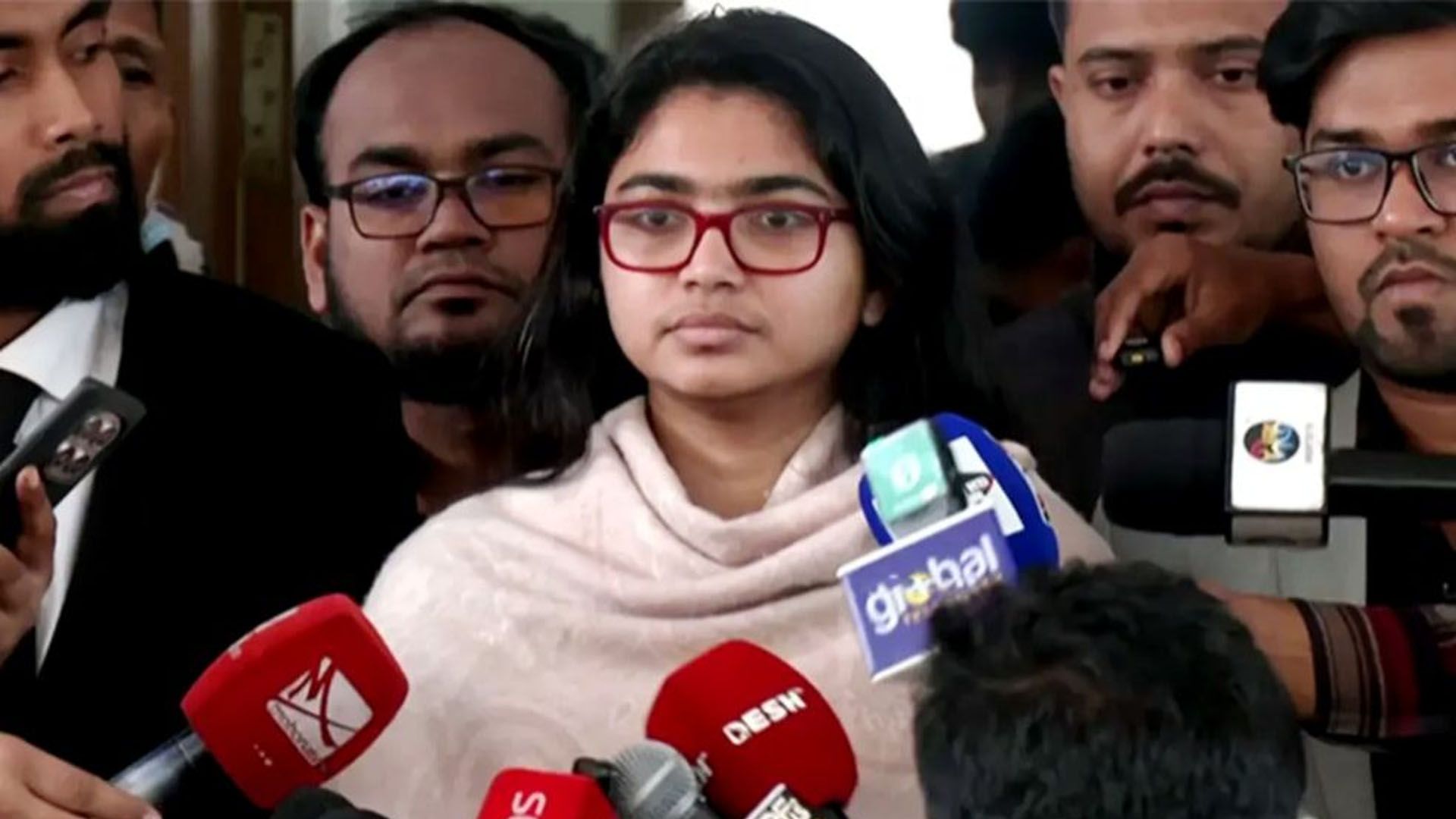 নিজের পোলিং এজেন্টদের বের করে দেয়ার অভিযোগ তাসনিম জারার