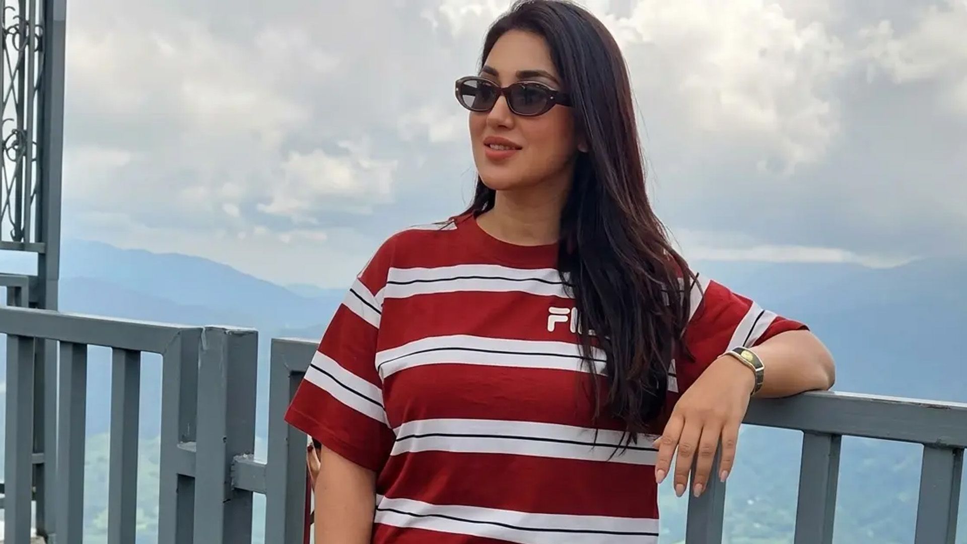 নেপালে ভয়াবহ দুর্যোগ, আটকে পড়েছেন অপু বিশ্বাস
